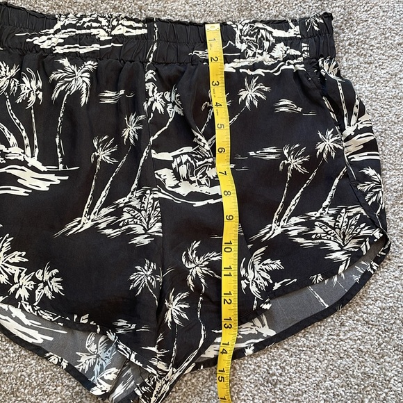 Left On Friday Palm Tree Day Trip Shorts - Picture 5 of 6